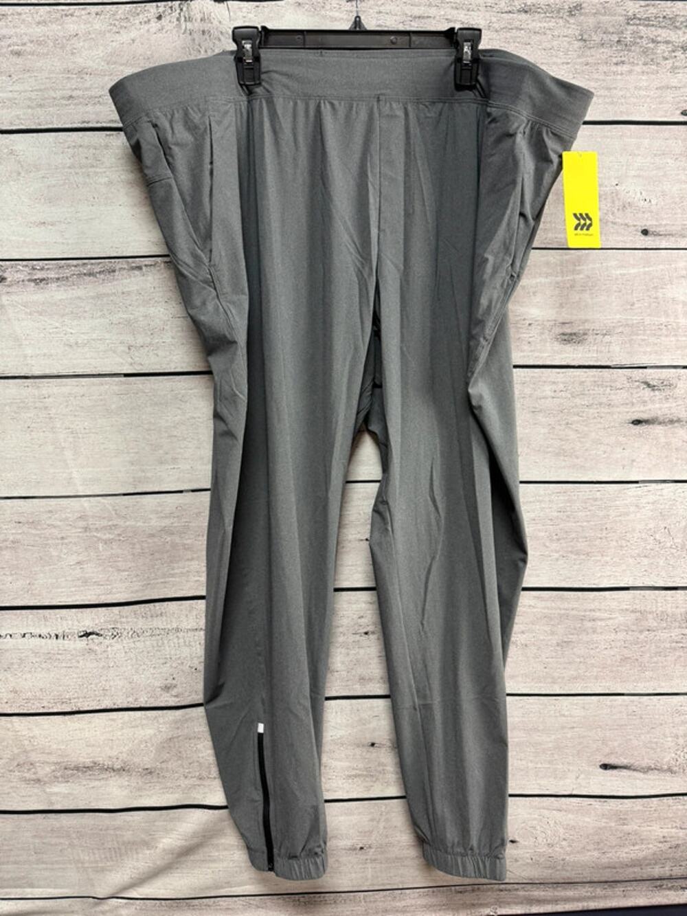 NWT Men’s All in Motion Heather Gray Performance Joggers - 3XL